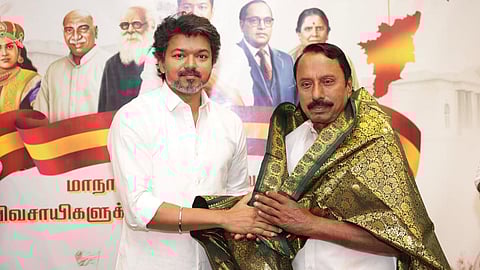 தவெகவில் இணைந்தார் செங்கோட்டையன்: நிர்வாக குழு தலைமை ஒருங்கிணைப்பாளராக நியமனம்