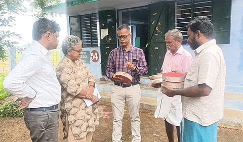 சிவகாசி பட்டாசு ஆலைகளில் ஐகோர்ட் உத்தரவுப்படி வழக்கறிஞர் ஆய்வு