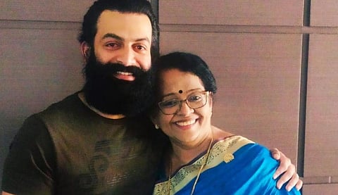 “நடிகர் பிருத்​வி​ராஜை குறிவைத்து தாக்​கு​கிறார்​கள்” - மல்​லிகா சுகுமாரன் குற்றச்சாட்டு