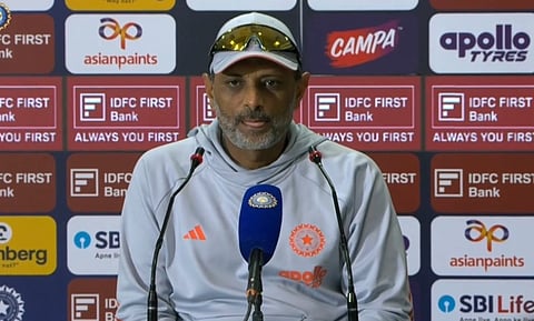 ‘கோலியின் எதிர்காலம் குறித்து ஏன் பேச வேண்டும்?’ - பயிற்சியாளர் சிதான்ஷு கோடக் ஆதங்கம்