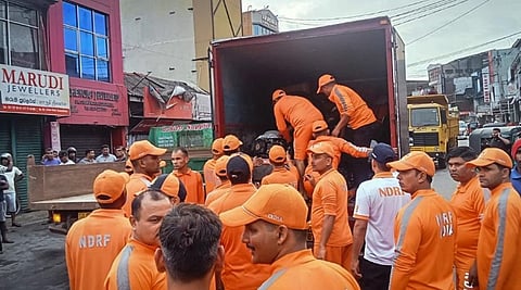 இலங்கையில் டிட்வா புயலுக்கு உயிரிழந்தோர் 334 ஆக அதிகரிப்பு; 400 பேரை காணவில்லை!