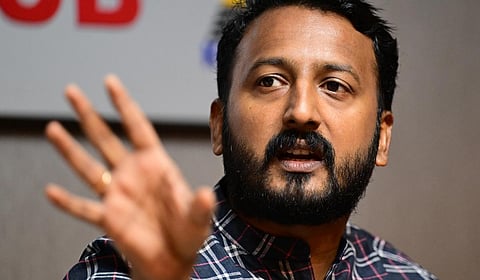 இளம்பெண் பாலியல் வன்கொடுமை: பாலக்காடு எம்எல்ஏவை தேடி பொள்ளாச்சியில் தனிப்படை முகாம்