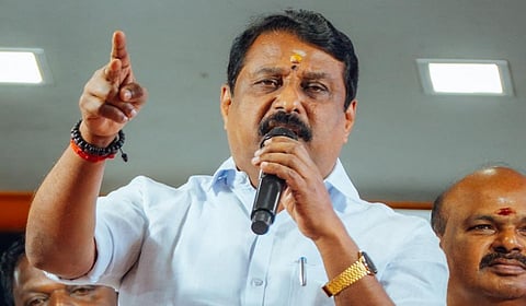 10 லட்சம் பேருக்கு மட்டும் மடிக்கணினி வழங்குவது ஏன்? - நயினார் நாகேந்திரன் கேள்வி