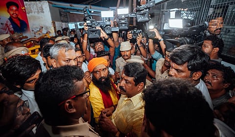 திருப்​பரங்​குன்​றம் விவகாரம்: பாஜக மாநில தலைவர் உட்பட 113 பேர் மீது வழக்கு