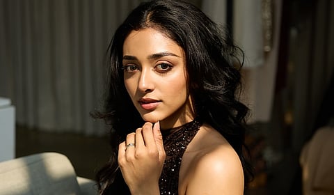 நடிகை ப்ரீத்தி முகுந்தனின் விழியீர்ப்பு க்ளிக்ஸ்! 