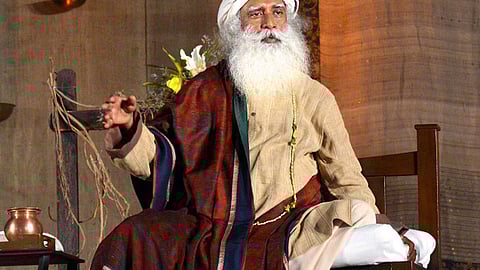 வரலாற்றை மதிக்காவிட்டால் சிறந்த எதிர்காலம் இல்லை: வந்தே மாதரம் சர்ச்சை பற்றி சத்குரு கருத்து