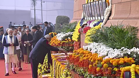 நாடாளுமன்ற தாக்குதல் நினைவு தினம்: குடியரசு துணைத் தலைவர், பிரதமர் மரியாதை