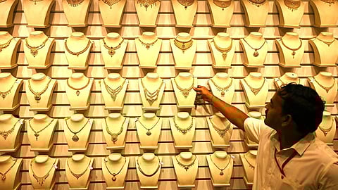 தங்கம் விலை ரூ.1 லட்சம் தாண்டியது: வரலாறு காணாத புதிய உச்சம்