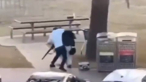 ஆஸ்திரேலியாவில் தீவிரவாத தாக்குதலை தடுத்த தனியொருவர்: யார் இந்த அகமது அல் அகமது?