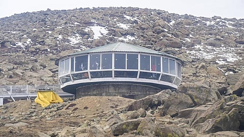 காஷ்மீரில் உலகின் உயரமான சுழலும் உணவகம்!