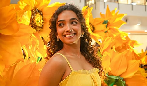 மஞ்சள் மலர்... நடிகை சான்வே மேகனா க்ளிக்ஸ்! 