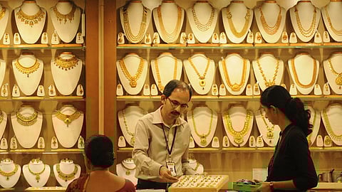 தங்கம் விலை பவுனுக்கு ரூ.1,320 குறைந்தது: இன்றைய விலை நிலவரம்