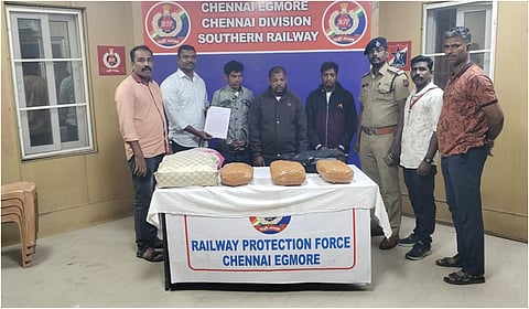 ரயில்களில் ரூ.7 லட்சம் மதிப்பிலான கஞ்சா கடத்தல்: சென்னையில் ஒடிசாவைச் சேர்ந்த 4 பேர் கைது