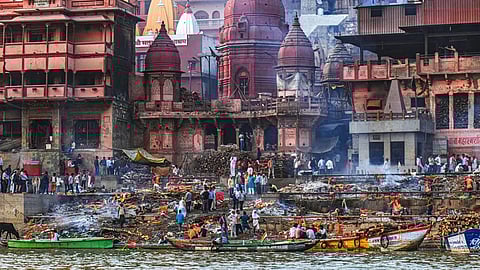வாராணசியில் மடங்கள், கோயில்களுக்கு வரி விதிக்க துறவிகள் கடும் எதிர்ப்பு