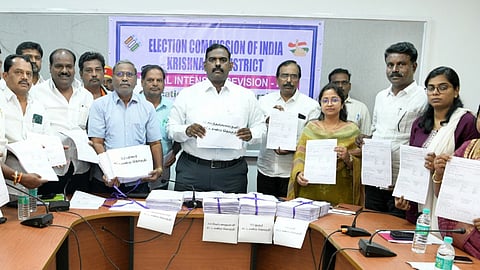 SIR | கிருஷ்ணகிரி மாவட்டத்தில் 1.74 லட்சம் வாக்காளர்கள் நீக்கம் 