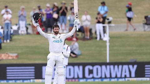 டேவன் கான்வே 227 ரன்கள் விளாசல்: 575 ரன்கள் குவித்து டிக்ளேர் செய்தது நியூஸி.