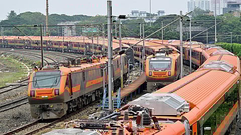 ஒரு கி.மீ.க்கு 1 பைசா - ரயில் கட்டணத்தை உயர்த்தியது ரயில்வே!