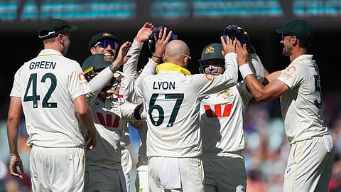 ஆஷஸ் தொடரைக் கைப்பற்றியது ஆஸ்திரேலியா - அலெக்ஸ் கேரி ஆட்டநாயகன்!