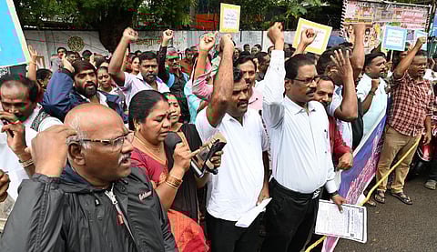 அரசு ஊழியர், ஆசிரியர் சங்கங்களுடன் அமைச்சர்கள் குழு நடத்திய பேச்சுவார்த்தை தோல்வி