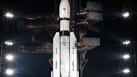 இஸ்ரோவின் எல்விஎம்-3 ராக்கெட் மூலம் அமெரிக்காவின் செயற்கைக்கோள் இன்று விண்ணில் பாய்கிறது