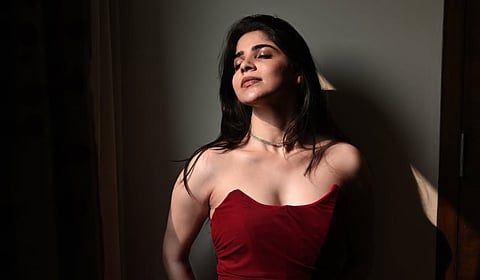 நடிகை திவ்யபாரதி ‘ரெட்’ அலர்ட் க்ளிக்ஸ்!