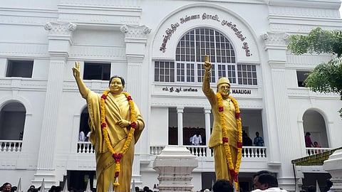 ‘‘தேர்தலில் வென்று காட்ட உறுதியேற்போம்” : தொண்டர்களுக்கு ஊக்கமளிக்கும் அதிமுக