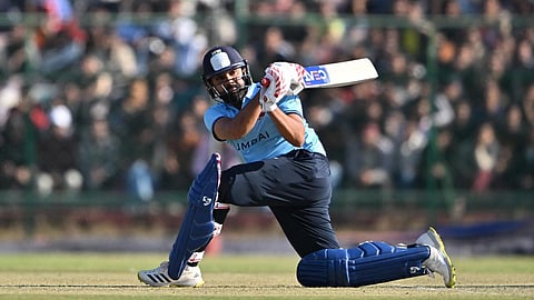 ஆஸி. வீரர் டேவிட் வார்​னர் சாதனையை சமன் செய்​தார் ரோஹித் சர்மா