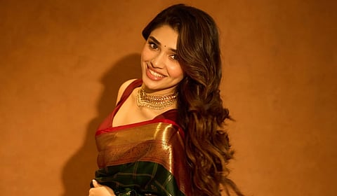 நடிகை கீர்த்தி ஷெட்டியின் விழியீர்ப்பு க்ளிக்ஸ்!