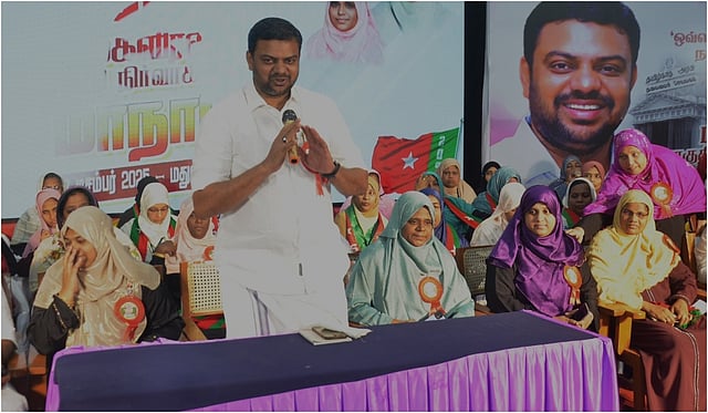 <div class="paragraphs"><p>முபாரக்</p></div>