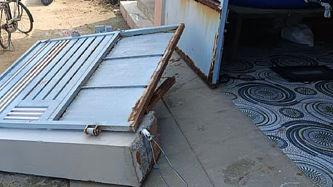 சிவகாசி அருகே வீட்டின் இரும்பு கேட் பெயர்ந்து விழுந்து இரு சிறுமிகள் உயிரிழப்பு