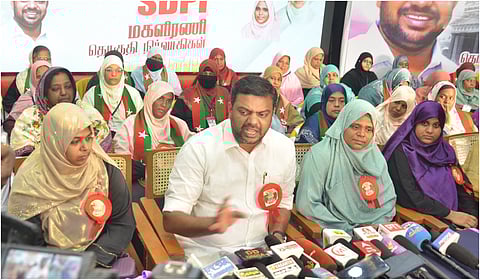 எஸ்டிபிஐ கட்சியின் மாநிலத் தலைவர் நெல்லை முபாரக்.