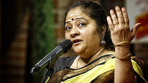 அபூர்வ ராகங்களில் பாடி வியக்க வைத்த சௌமியா | சென்னை இசை அரங்கம்