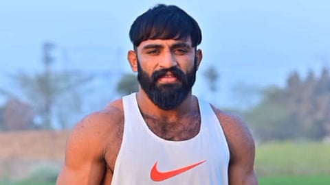 இந்​திய அணிக்​காக விளை​யாடிய பாகிஸ்​தான் கபடி வீரருக்கு தடை