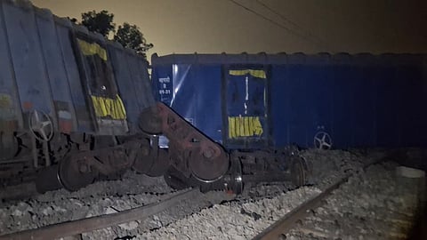 பிஹார் மாநிலத்தில் 8 சரக்கு ரயில் பெட்டி தடம்புரண்டன