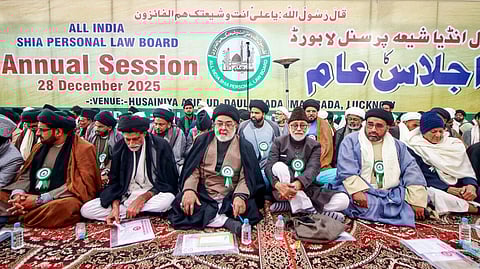 வங்கதேசத்தில் இந்துக்கள் மீதான தாக்குதலுக்கு இந்திய ஷியா தனிச்சட்ட வாரியம் கடும் கண்டனம்