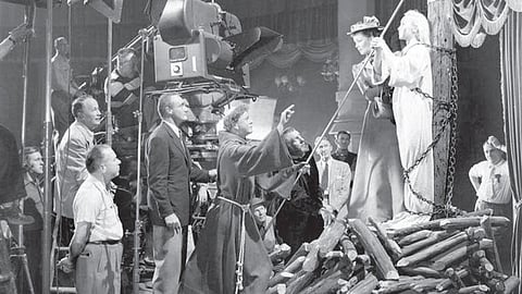  ‘ஹவுஸ் ஆஃப் வேக்​ஸ்’ படப்பிடிப்பில்... 