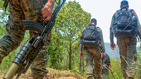 சத்தீஸ்கரில் 2 என்கவுன்ட்டரில் 14 நக்சலைட்கள் உயிரிழப்பு