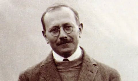 வரலாறு என்னும் ஆற்றல் | காலத்தின் தூரிகை 9