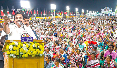 சேலம் கெஜல்நாயக்கன்பட்டியில் நேற்று இரவு நடந்த அதிமுக பொதுக் கூட்டத்தில் பங்கேற்ற தொண்டர்களில் ஒரு பகுதியினர். | படங்கள்: எஸ்.குருபிரசாத் |