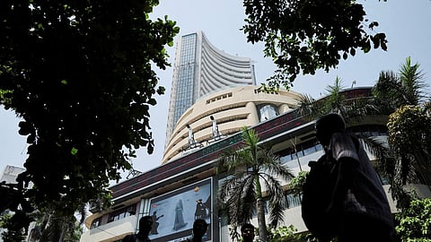 சென்செக்ஸ் 780 புள்ளி சரிவு: முதலீட்டாளர்களுக்கு ரூ.8 லட்சம் கோடி இழப்பு