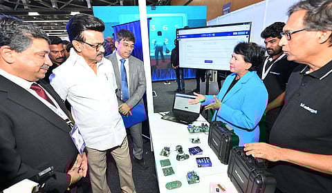 மடிக்கணினி வழங்கும் திட்டம் எதிர்காலத்துக்கான முதலீடு: ‘உமாஜின்’ மாநாட்டில் முதல்வர் ஸ்டாலின் விளக்கம் 