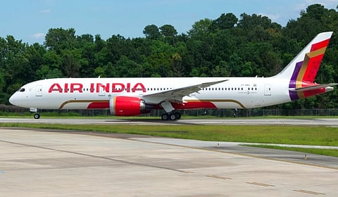 ஏர் இந்தியாவை கைப்பற்றிய பிறகு முதல் ட்ரீம்​லைனர் விமானம் வாங்கியது டாடா குழுமம்