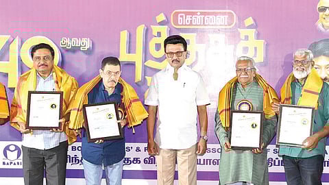 சென்னைப் புத்தகக் காட்சியைத் தொடங்கி வைத்த முதல்வர் மு.க.ஸ்டாலின், 2026ஆம் ஆண்டுக்கான முத்தமிழறிஞர் கலைஞர் மு.கருணாநிதி பொற்கிழி விருதுகளை சுகுமாரன் (கவிதை), ஆதவன் தீட்சண்யா (சிறுகதை), இரா. முருகன் (நாவல்), பேராசிரியர் பாரதிபுத்திரன் (உரைநடை), கே.எஸ்.கருணா பிரசாத் (நாடகம்) மற்றும் வ.கீதா (மொழிபெயர்ப்பு) ஆகியோருக்கு வழங்கினார்.