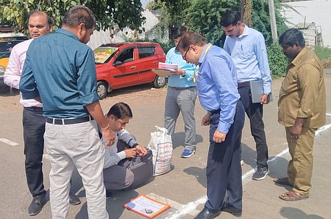 கரூர் வேலுசாமிபுரத்தில் மத்திய தடய அறிவியல் குழுவினர் ஆய்வு!