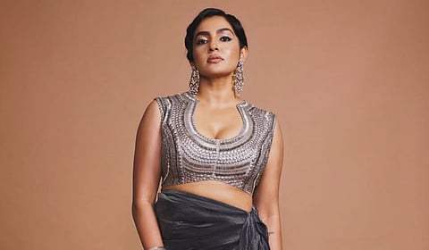 பார்வை ஒன்றே போதுமே... நடிகை பார்வதி க்ளிக்ஸ்!