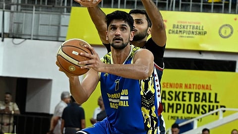 கூடைப்பந்து இறுதி சுற்றில் தமிழகம்