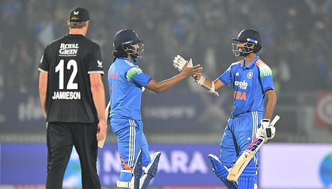 301 ரன் இலக்கை விரட்டிய இந்தியா: நியூஸிலாந்தை வீழ்த்தி அபாரம் - IND vs NZ முதல் ODI