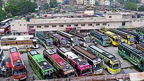 ஆம்னி பேருந்து கட்டணங்களை குறைக்க அரசு நடவடிக்கை எடுக்க வேண்டும் - அன்புமணி வலியுறுத்தல்