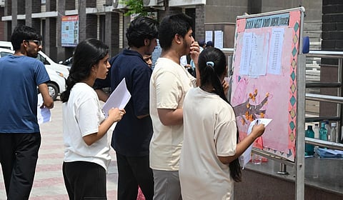 நீட் முதுநிலை தேர்வு கட் - ஆஃப் மதிப்பெண்: பொதுநல மனு தாக்கல்