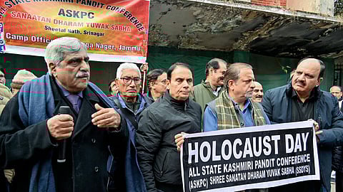 காஷ்மீர் பள்ளத்தாக்கில் மறுகுடியமர்த்த கோரி பண்டிட்டுகள் போராட்டம்